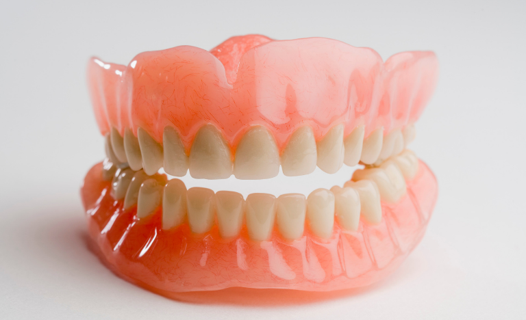 Частые вопросы о зубных протезах